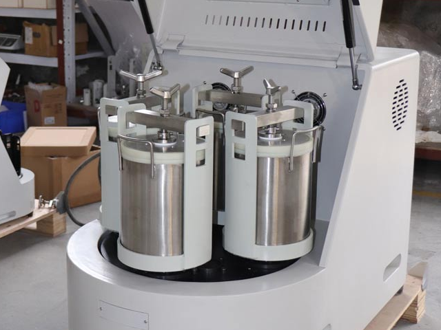 实验室小型球磨机：小空间大作为，精准研磨赋能科研创新